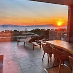 Sunset With Seaview & Private Pool וילה גיאלובה