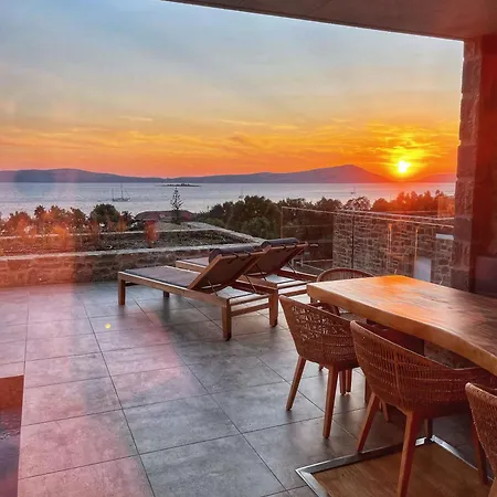 Sunset With Seaview & Private Pool Villa Gialova